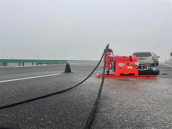 金川马路路基路面开裂下沉注浆加固灌浆